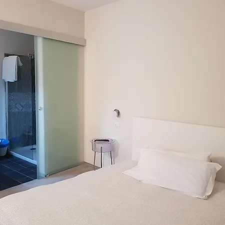 Piccolo Olina Hotel 2*